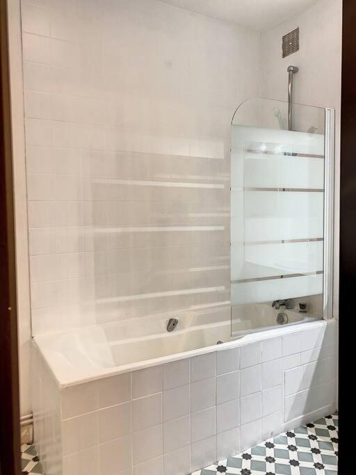 Ibiza -Sublime Studio Place De La Trinite- Netflix Apartment ตูลูส ภายนอก รูปภาพ